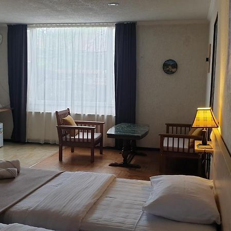 Lea Guest House Tbilisi Esterno foto