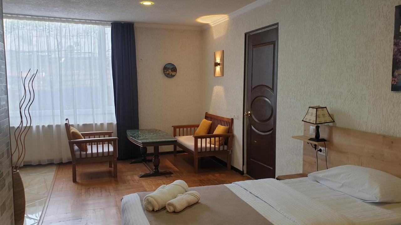 Lea Guest House Tbilisi Esterno foto